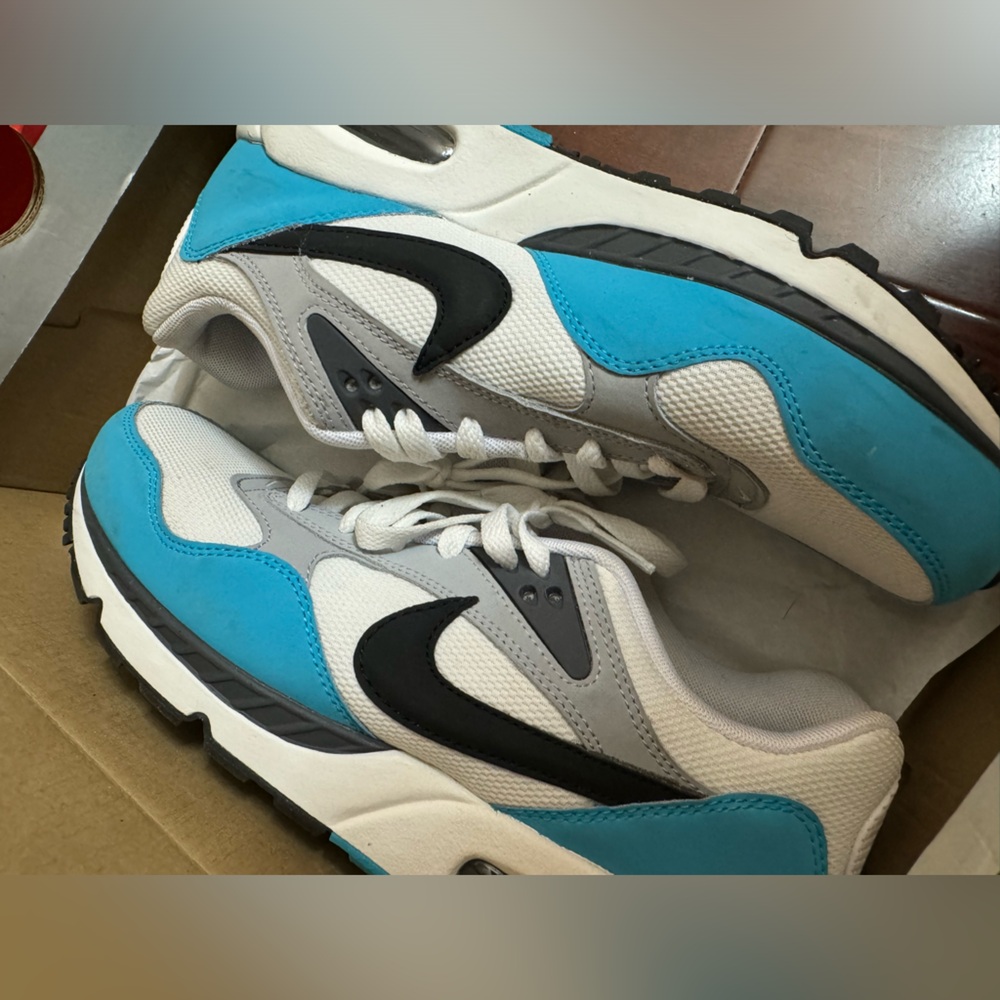 WOMENS NIKE AIR MAX CORRELATE Size 9